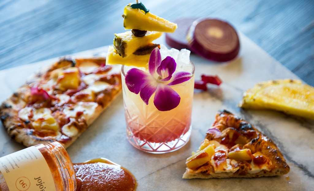 cocktail and pizza